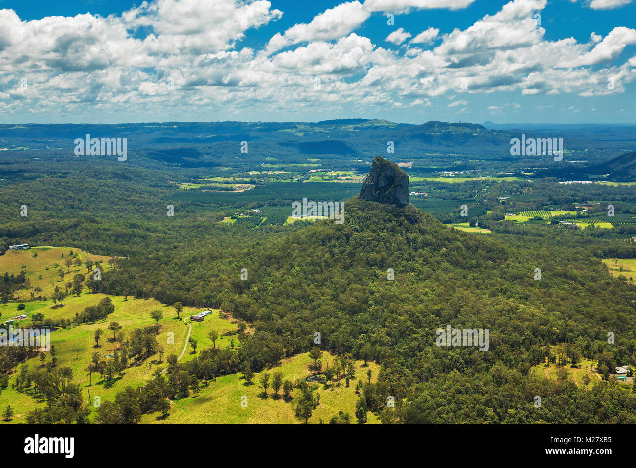Vista aerea del Glasshouse Mountains sulla Costa del Sole, Queendsland, Australia Foto Stock