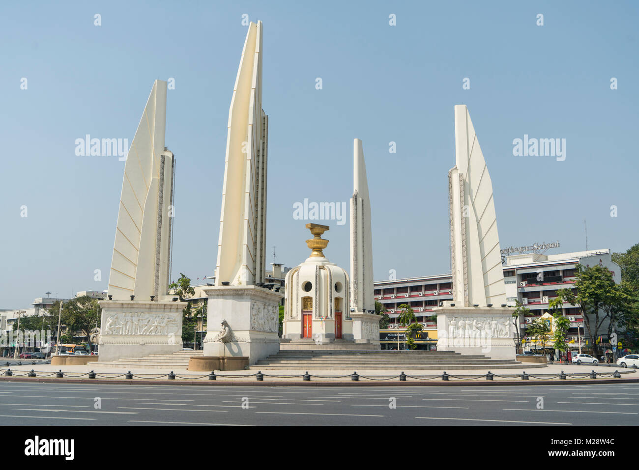 La democrazia il monumento di Ratchadamnoen Avenue a Bangkok, in Thailandia Foto Stock