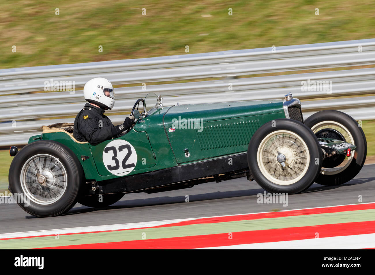 1933 Riley 12/4 con conducente George Allen-Elbourn al 2017 Formula Vintage incontro, Snetterton, Norfolk, Regno Unito. Foto Stock