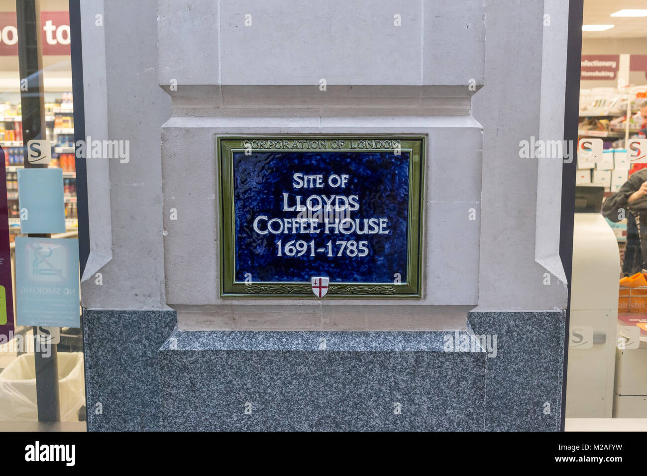 Patrimonio inglese targa blu su Lombard St, Londra per commemorare la posizione dell'ex Lloyds Coffee House tra 1691 e 1785. Lombard St Foto Stock
