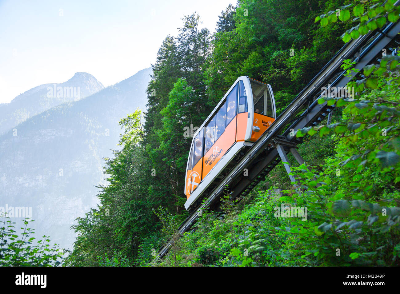 HALLSTATT, Austria - 14 settembre 2016 : Cavo collegamento ferroviario fra Hallstatt e Salzberg picco in Austria le montagne del Salzkammergut. Foto Stock