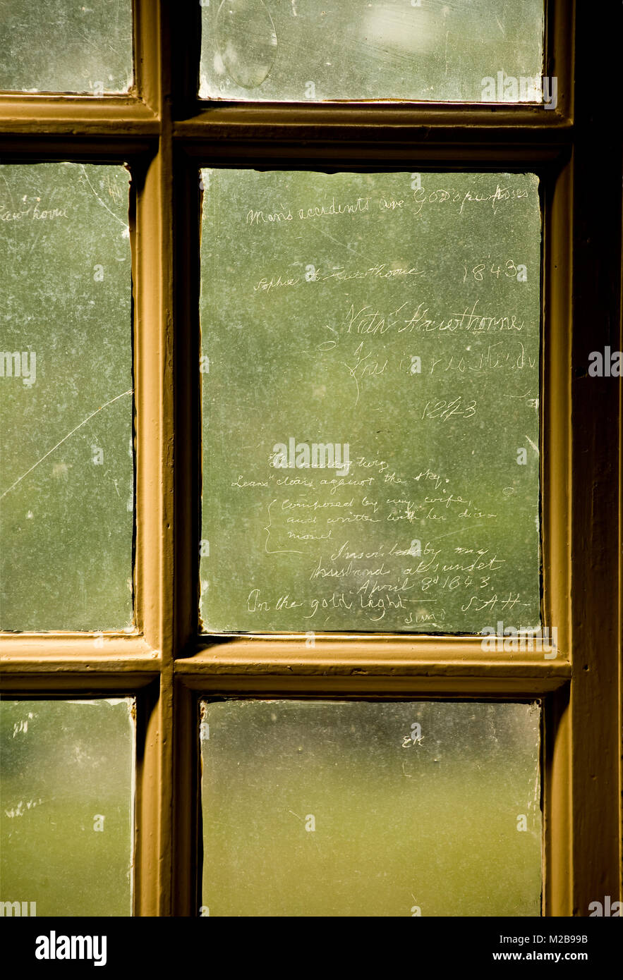 Poesie incise in vetro da Nathaniel Hawthorne,l'Old Manse,Concord MA Foto Stock