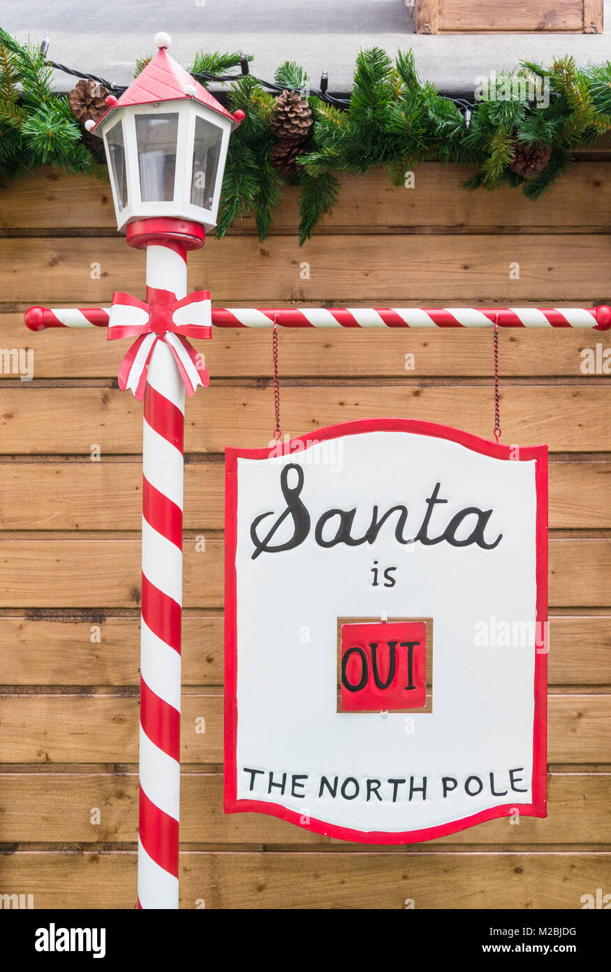 MADEIRA PORTOGALLO MADEIRA 'Santa è l' presso il polo nord segno a una santa grotta del Natale di Funchal Madeira Portogallo Foto Stock