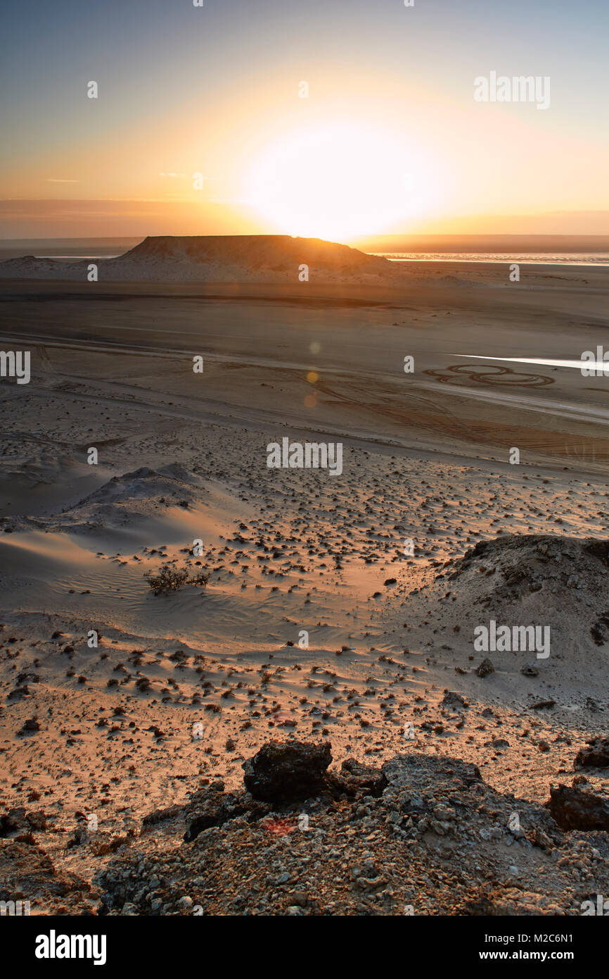 Una bellissima alba nel Sahara Occidentale Foto Stock