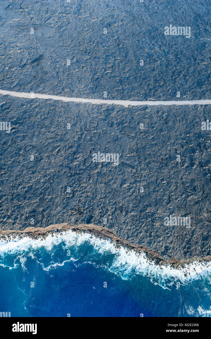 'Vista aerea delle onde del mare sulla spiaggia, grande isola, Hawaii, Stati Uniti" Foto Stock