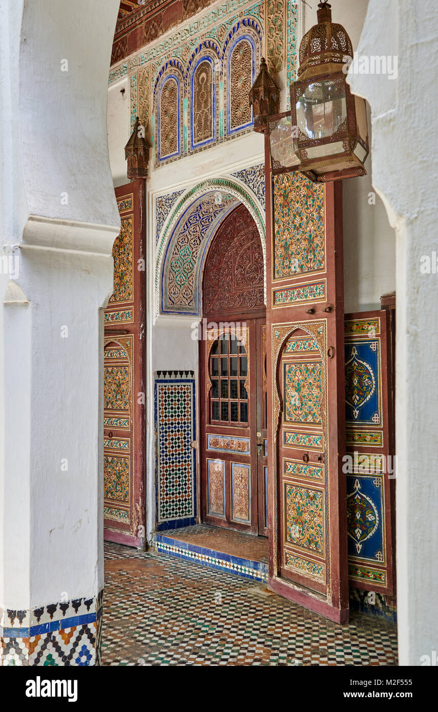 Interior shot della splendida architettura moresca e interni nel dar Jamai Museum, Meknes, Marocco, Africa Foto Stock