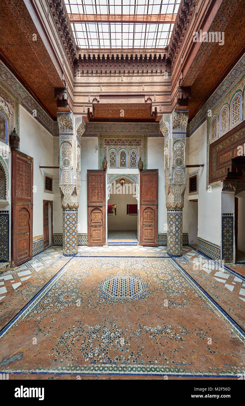 Interior shot della splendida architettura moresca e interni nel dar Jamai Museum, Meknes, Marocco, Africa Foto Stock