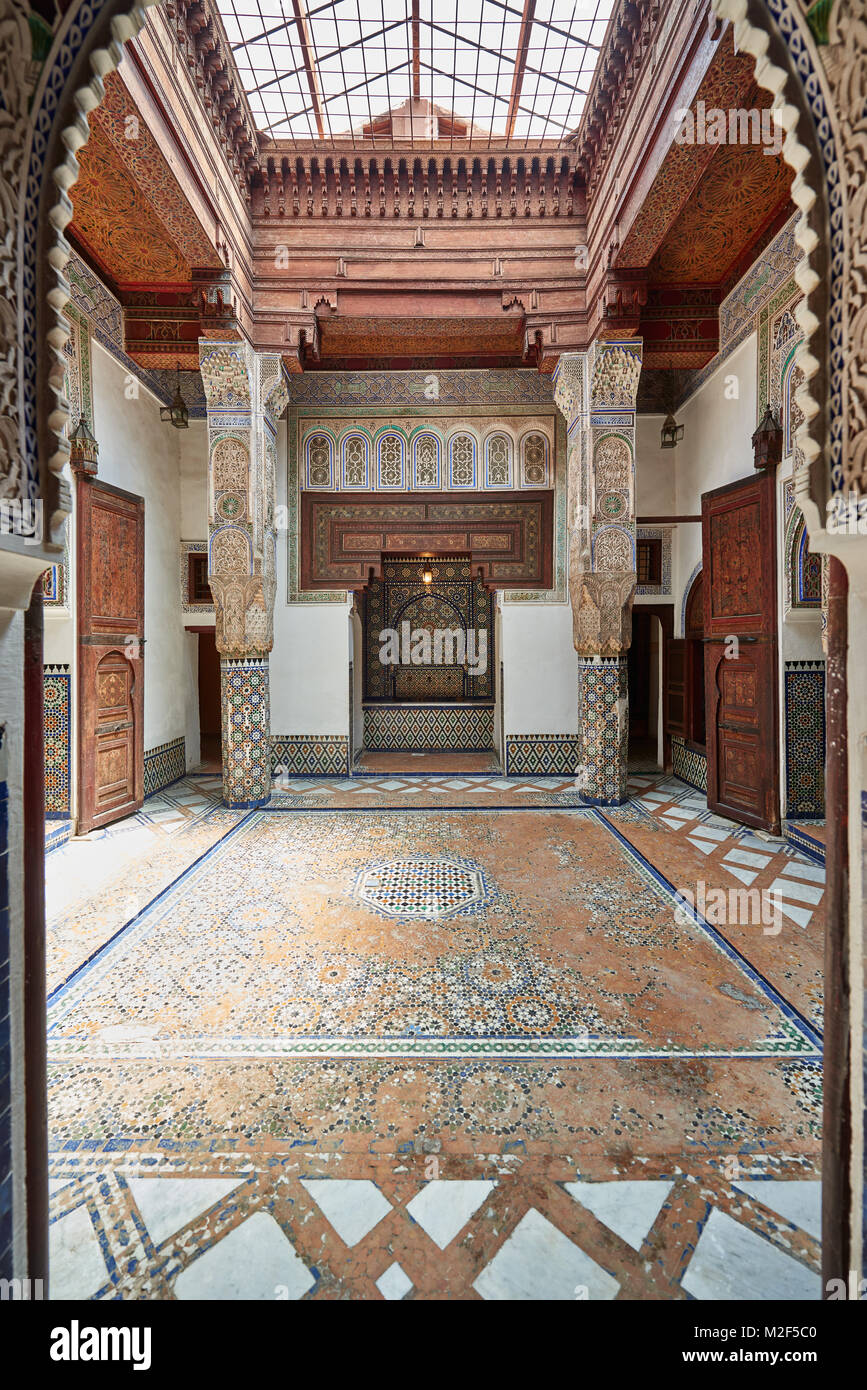 Interior shot della splendida architettura moresca e interni nel dar Jamai Museum, Meknes, Marocco, Africa Foto Stock