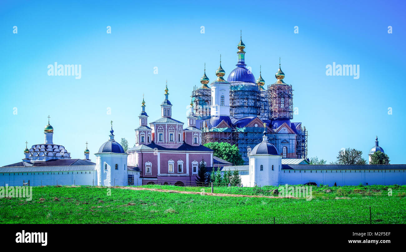 L'edificio storico della cultura cristiana è Sven monastero. Russia, Brjansk Foto Stock