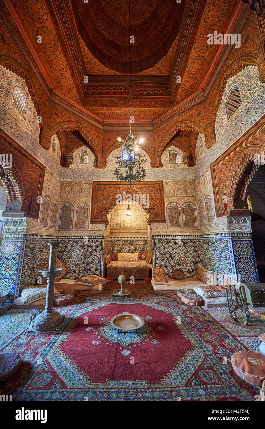 Interior shot della splendida architettura moresca e interni nel dar Jamai Museum, Meknes, Marocco, Africa Foto Stock