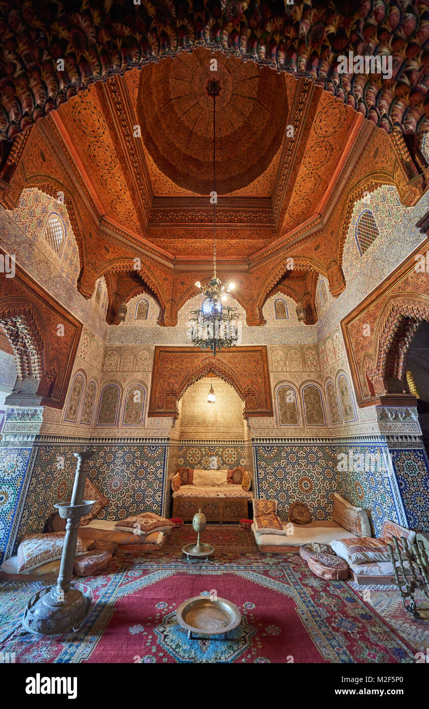 Interior shot della splendida architettura moresca e interni nel dar Jamai Museum, Meknes, Marocco, Africa Foto Stock
