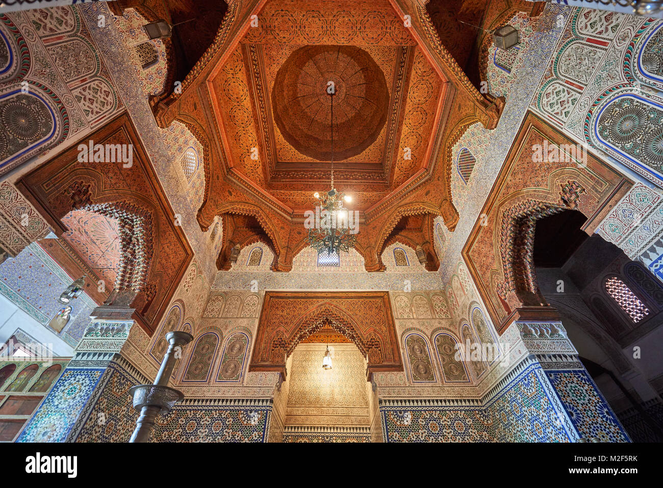 Interior shot della splendida architettura moresca e interni nel dar Jamai Museum, Meknes, Marocco, Africa Foto Stock