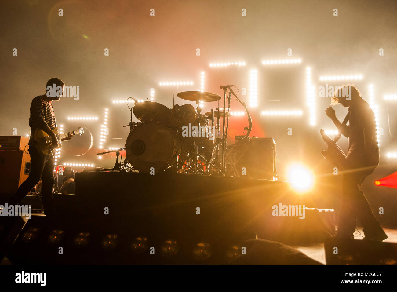 Die bayrische Indie-Rock-Band Sportfreunde Stiller in der Jahrhunderthalle Francoforte. Die aktuelle Tour nach dem gleichnamigen Album 'New York, Rio, Rosenheim' ist in vielen Städten ausverkauft. +++ 3S foto / Foto: Sven-Sebastian Sajak Foto Stock