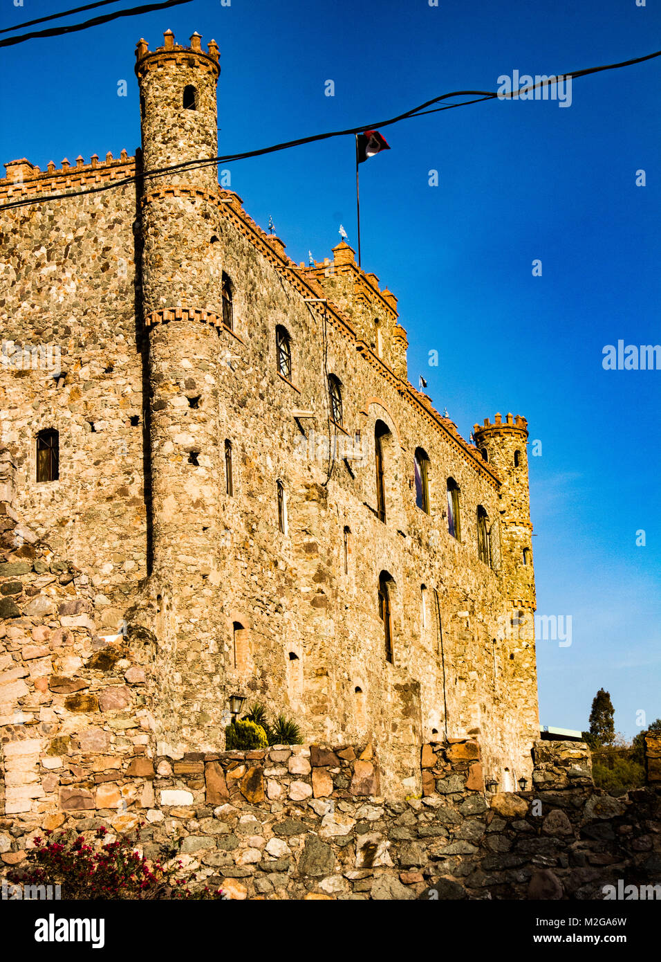 Antico castello e la parete nella città messicana Foto Stock