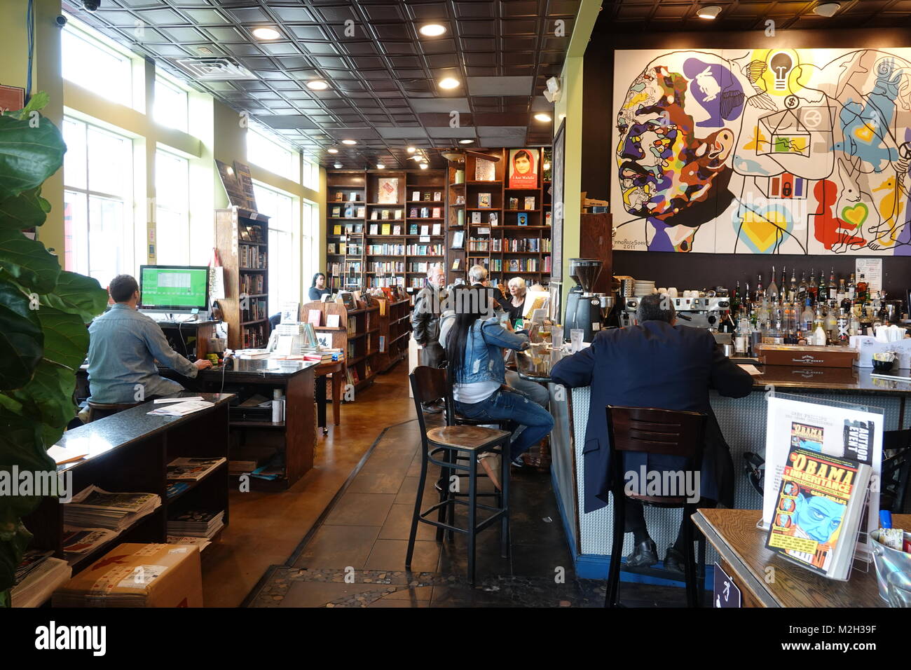 Stati Uniti d'America di Washington DC Busboys alimentare e dei poeti ristorante bar caffetteria e libreria Foto Stock