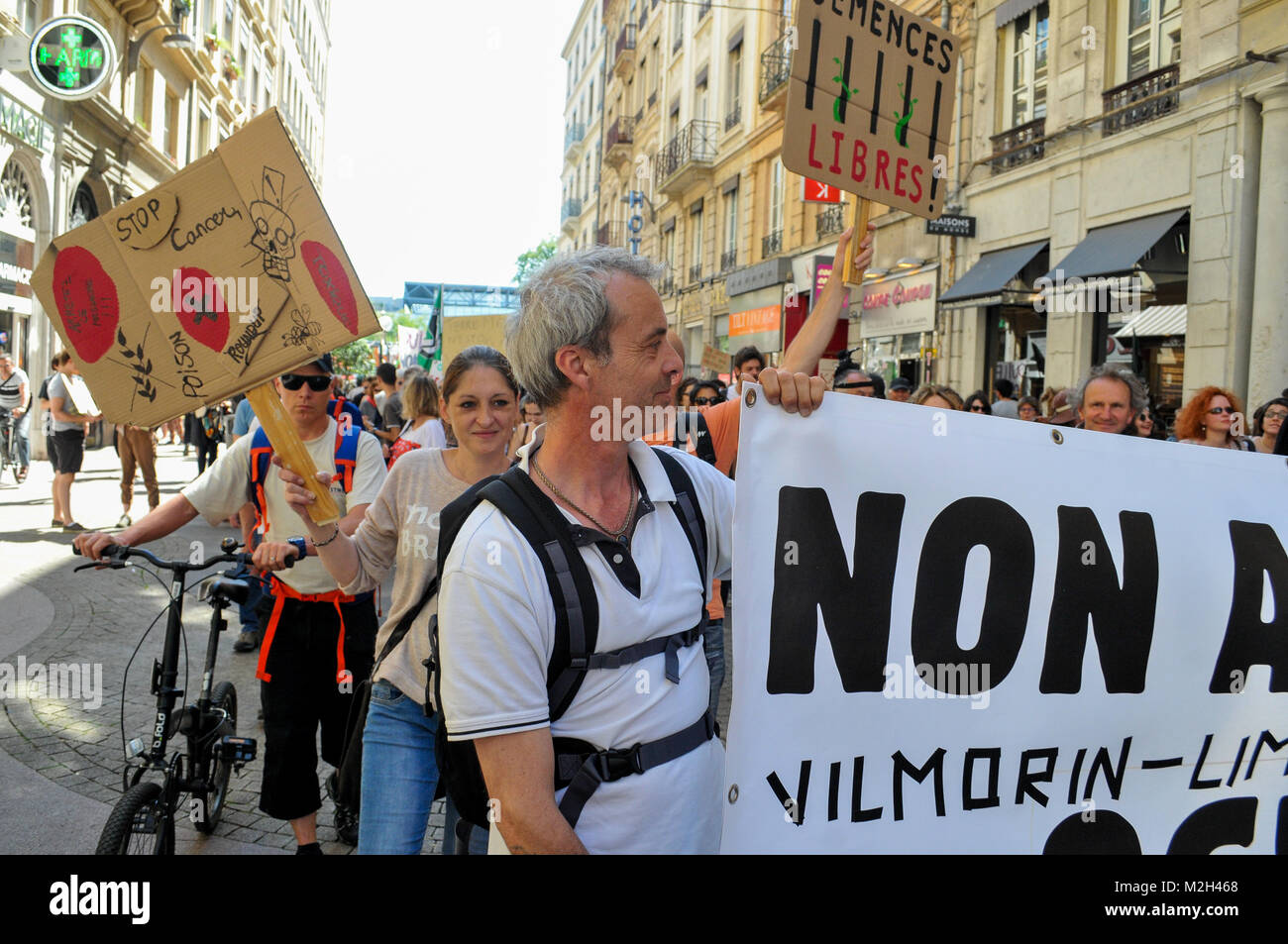 Manifestanti marzo contro la Monsanto, Lione, Francia Foto Stock