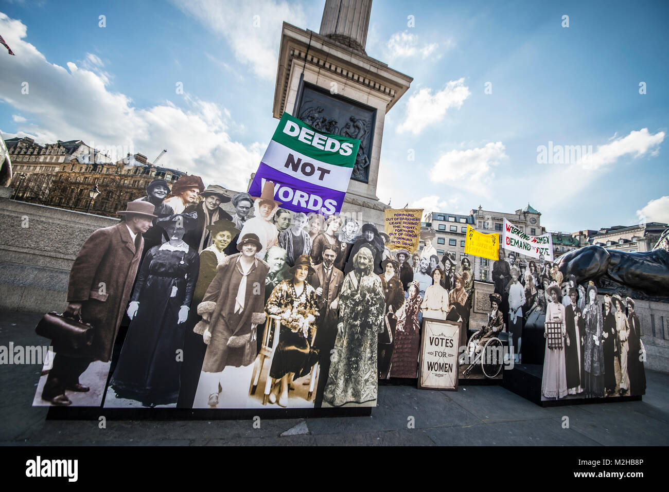 Un montaggio di influenti donne in suffragio di lotta, in Trafalgar Square e parte di Sadiq Khan's #BehindEveryGreatCity campagna Foto Stock