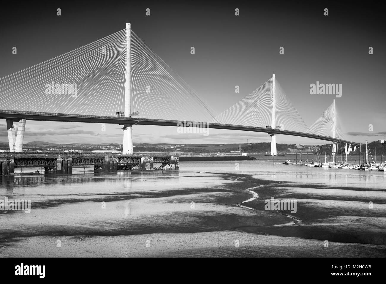 Queensferry attraversando Ponte da Port Edgar, South Queensferry, Edimburgo, Scozia. In bianco e nero Foto Stock