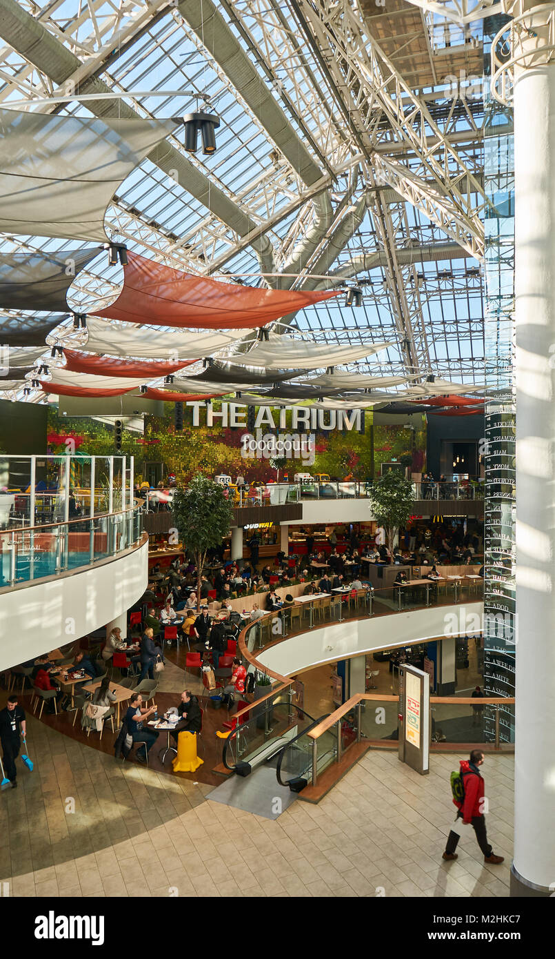 Atrium foodcourt ristorante interno il St Enoch shopping centre in Glasgow city, una più grande coperta da vetro area racchiusa in Europa, Scotland, Regno Unito Foto Stock