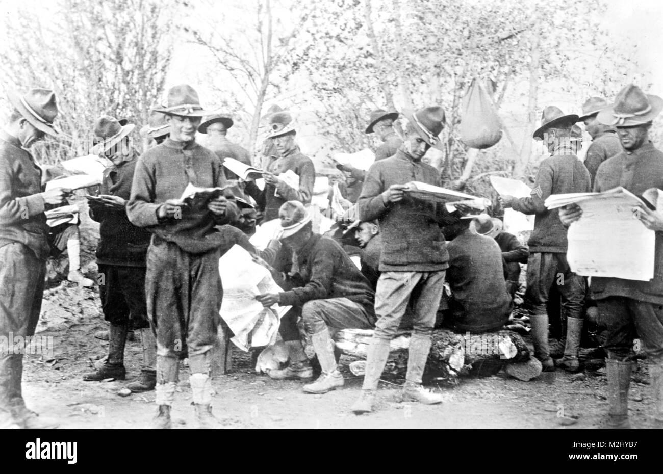 Pancho Villa Expedition, ci lettura quotidiani, 1916 Foto Stock