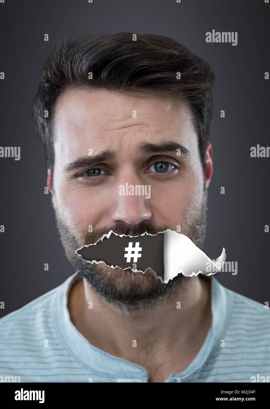 Hashtag icona e Uomo con presenza di frammenti di carta sulla bocca Foto Stock