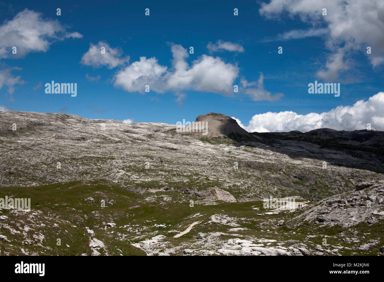 Vista sul parco naturale Puez Geisler per il Col dala Sone da vicino Forc de Ciampei Dolomiti vicino a Selva Italia Foto Stock