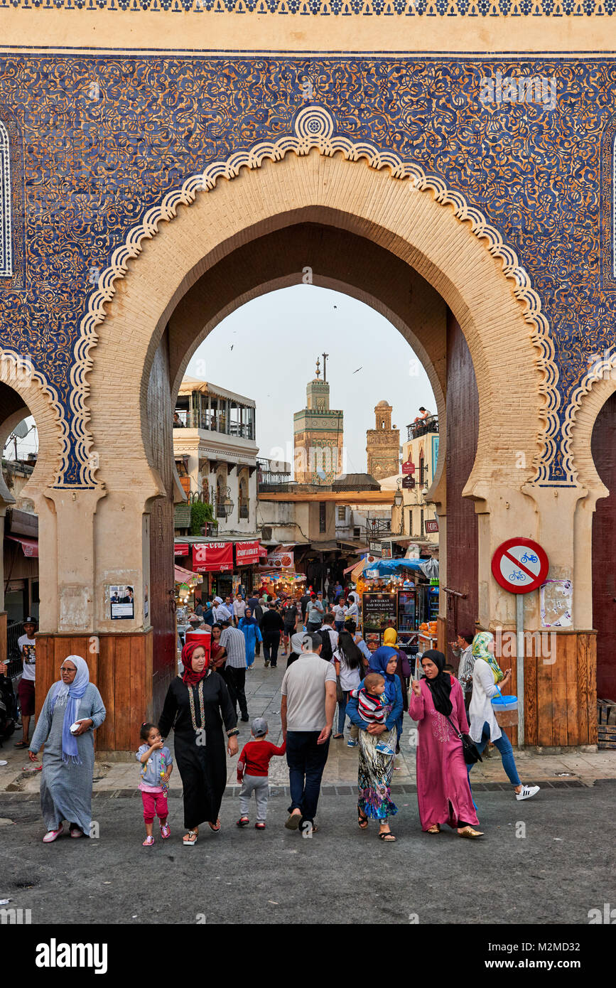 City Gate Bab Boujloud o Bab Bou Jeloud di Fez, Marocco, Africa Foto Stock