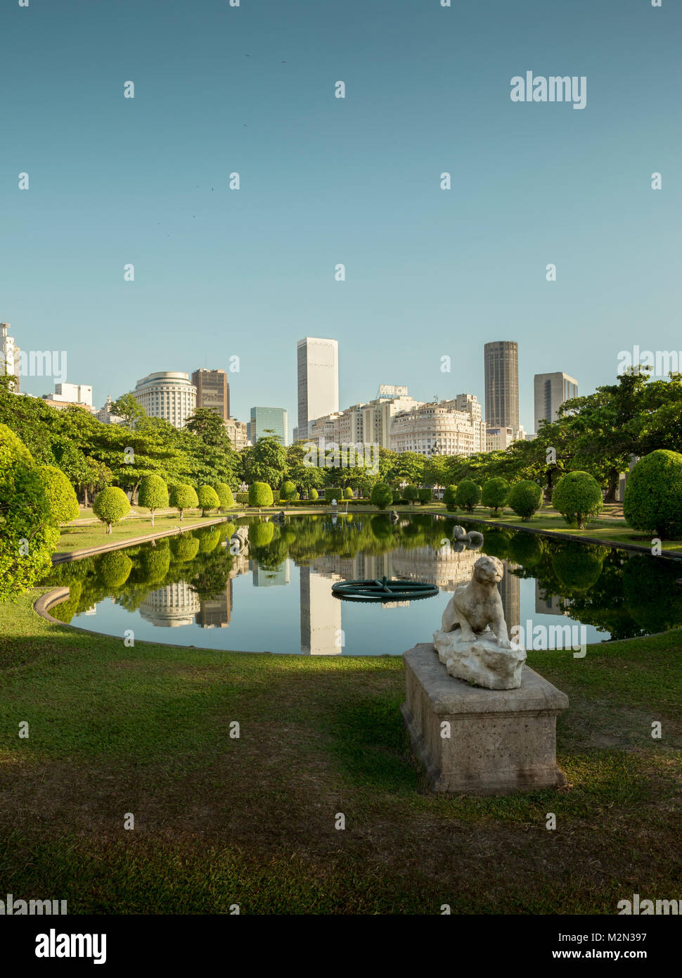 Vista di Rio de Janeiro downtown dalla Praca Paris (Paris Square), Brasile Foto Stock