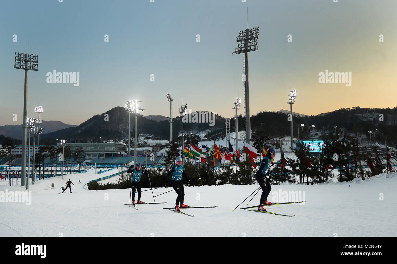 I concorrenti nel team di Biathlon in formazione durante una giornata di anteprima al Alpensia Centro Biathlon, precedendo la PyeongChang 2018 Giochi Olimpici Invernali in Corea del Sud. Foto Stock