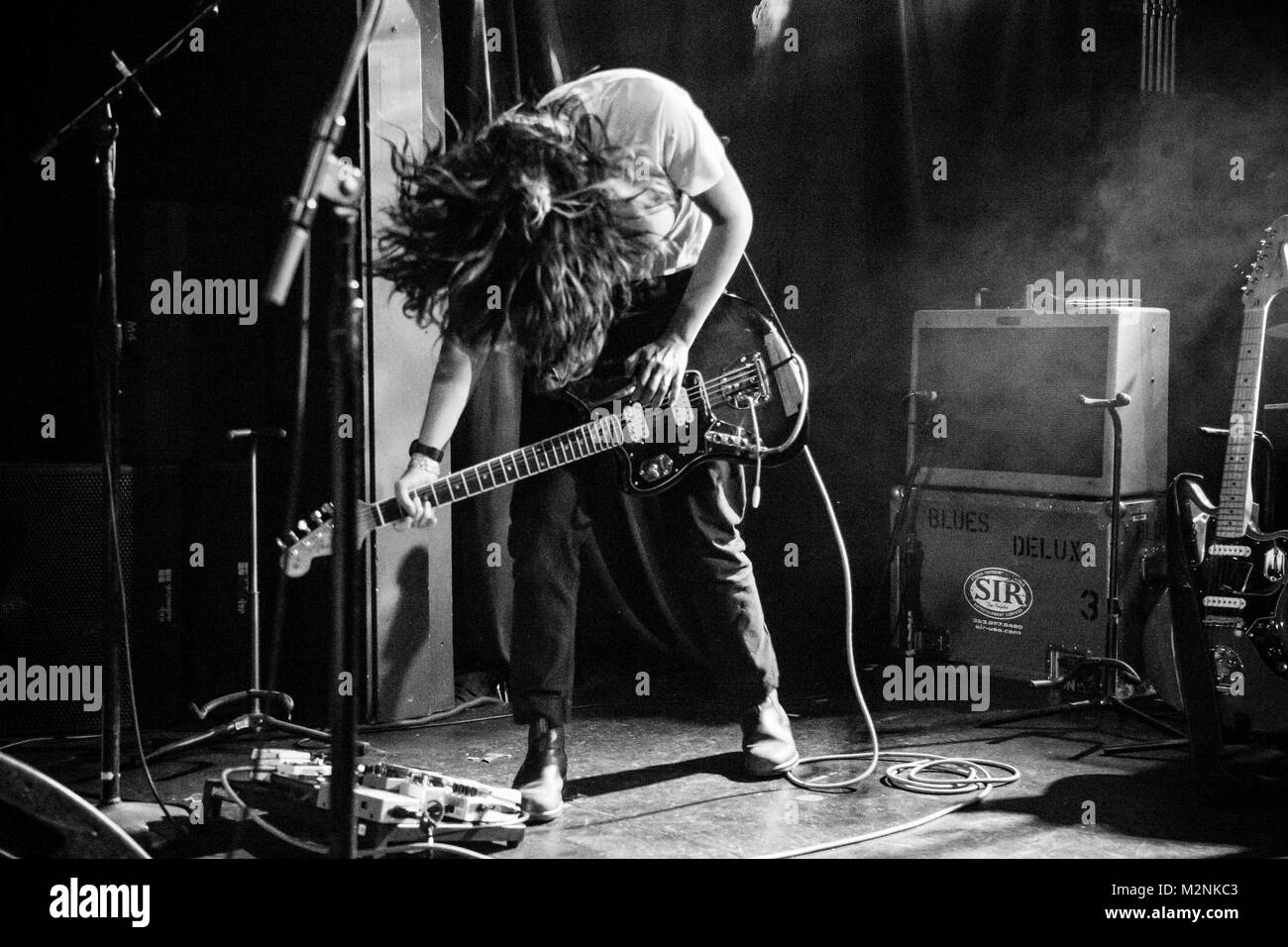 Courtney Barnet esegue con Jen Cloher all'Echo in Echo Park, Los Angeles, CA, Stati Uniti d'America, come parte del Cloher's tour negli Stati Uniti, 2018 Foto Stock