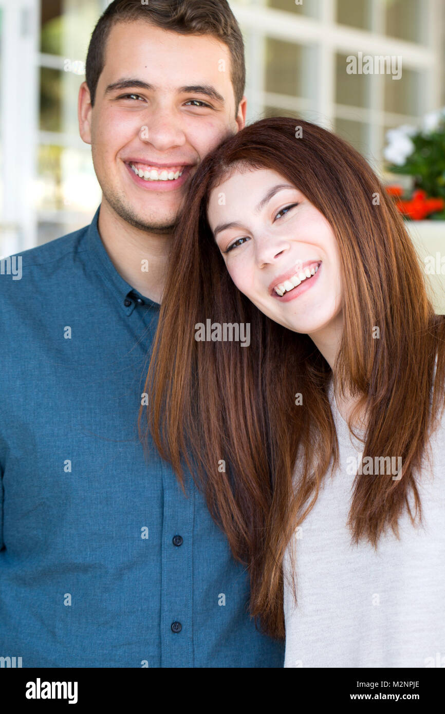 Giovane coppia felice. Foto Stock