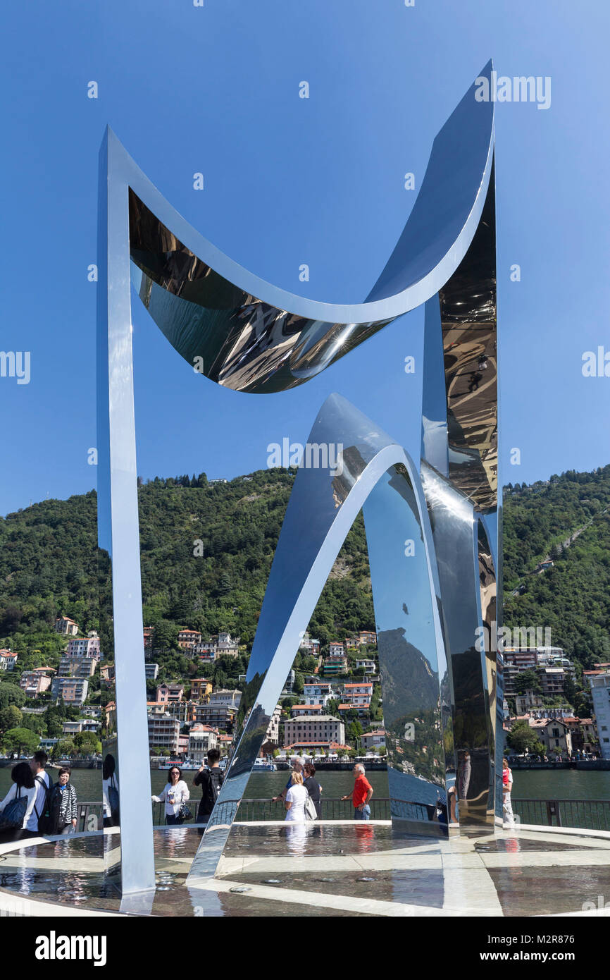 Vita elettrica, da parte di Daniel Libeskind, omaggio alla celebre fisico Alessandro Volta, introdotto il 2 ottobre, 2015, Como e il Lago di Como, Lombardia, Italia Foto Stock