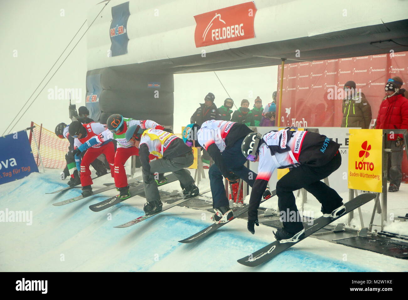 Avviare zum Nebelrennen beim FIS Weltcup Snowboard SBX 2016 Feldberg Foto Stock