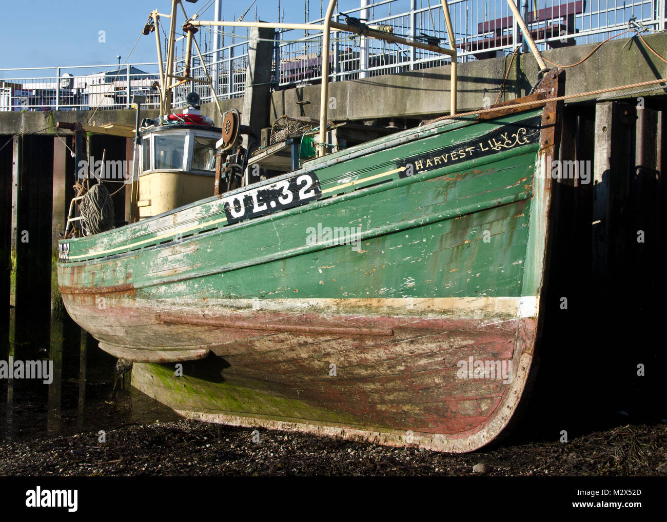 Barca da pesca in Ullapool Harbour, Scozia. Foto Stock