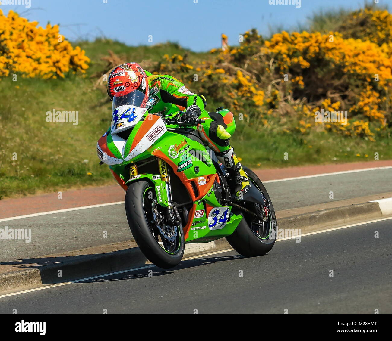 Alastair Seeley proveniente attraverso Blackhill Portrush in Superbike Northwest 200 gara. Foto Stock