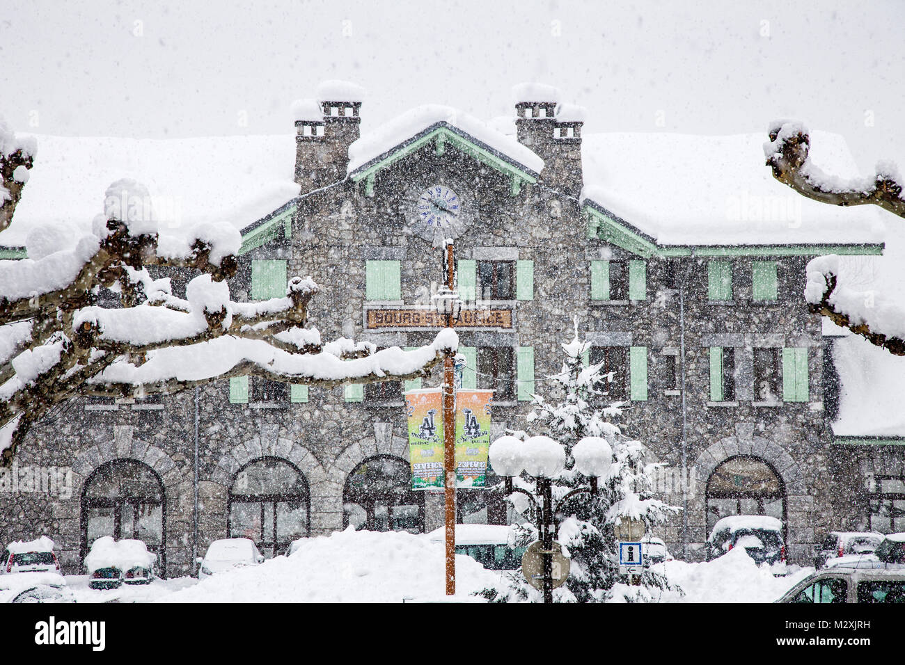 Bourg St Maurice stazione in neve, Savoie, Francia. Foto Stock