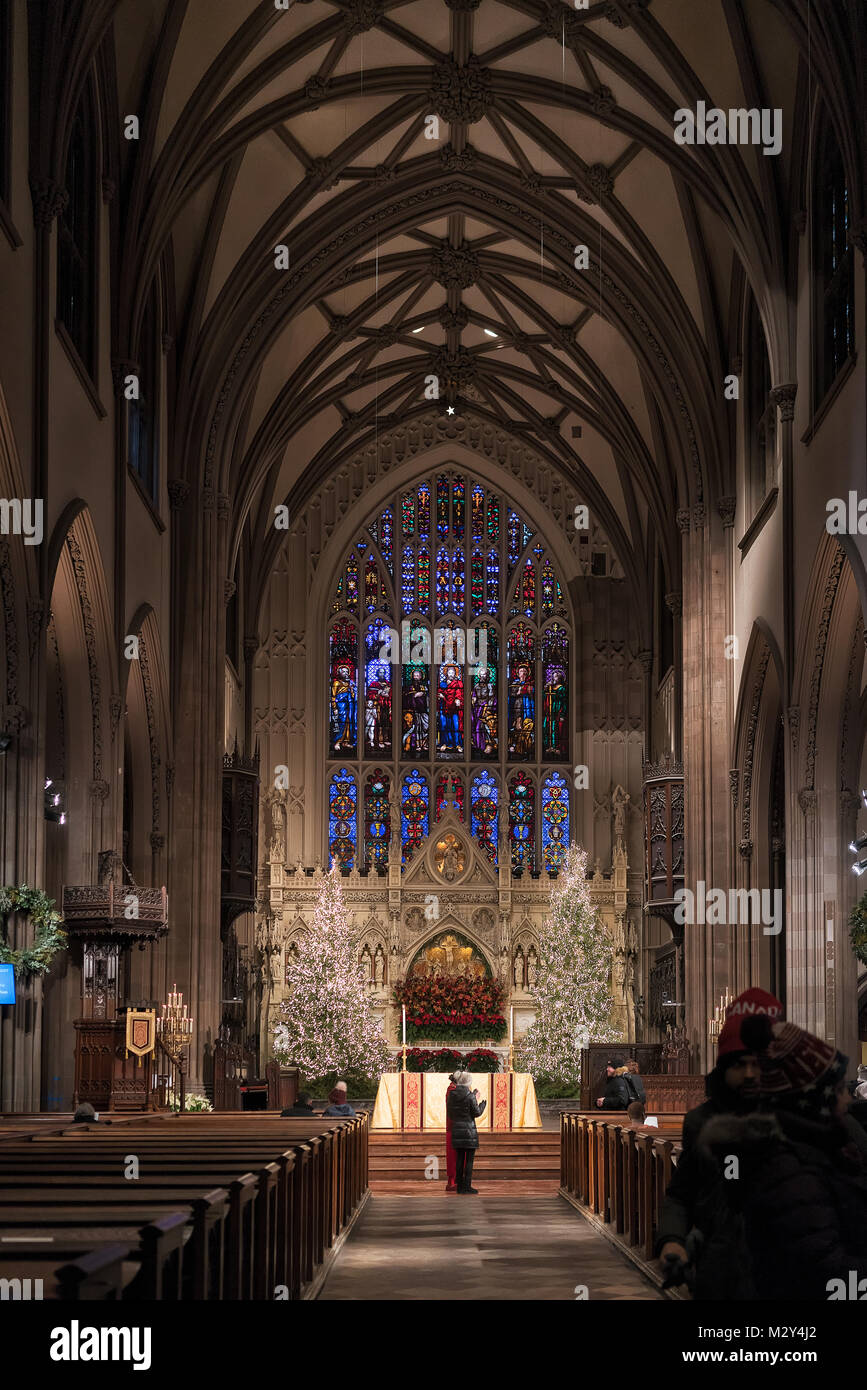 NYC/STATI UNITI D'AMERICA 02 gen 2018 - la famosa chiesa interno in new york. Basilica di San Pietro. Foto Stock