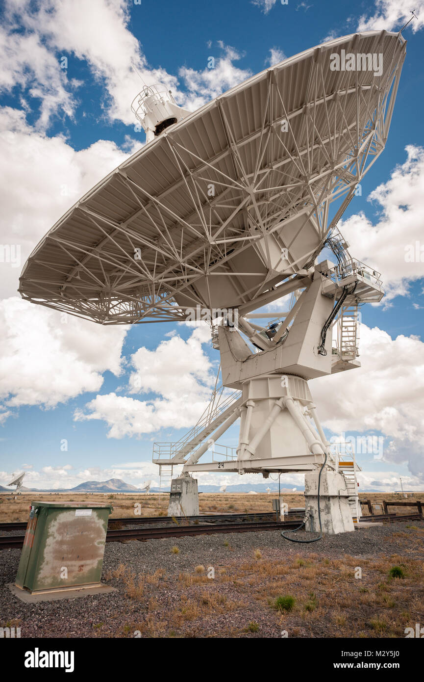 Molto grande schiera (VLA) Radio Telescope situato presso il National Radio Astronomy Observatory Sito in Socorro, Nuovo Messico. Foto Stock