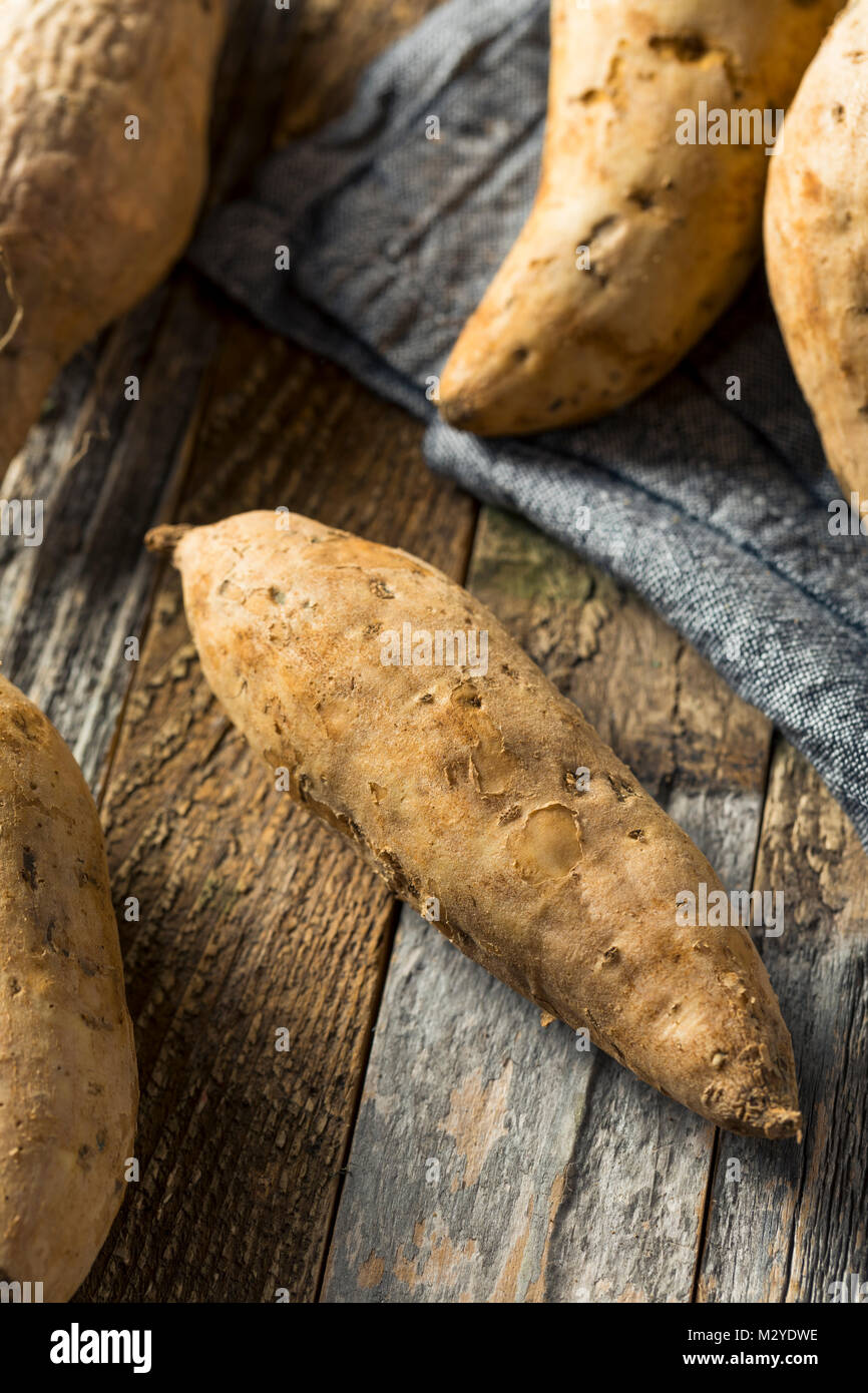 Materie organiche Hawaiian Patate dolci pronti per cucinare Foto Stock