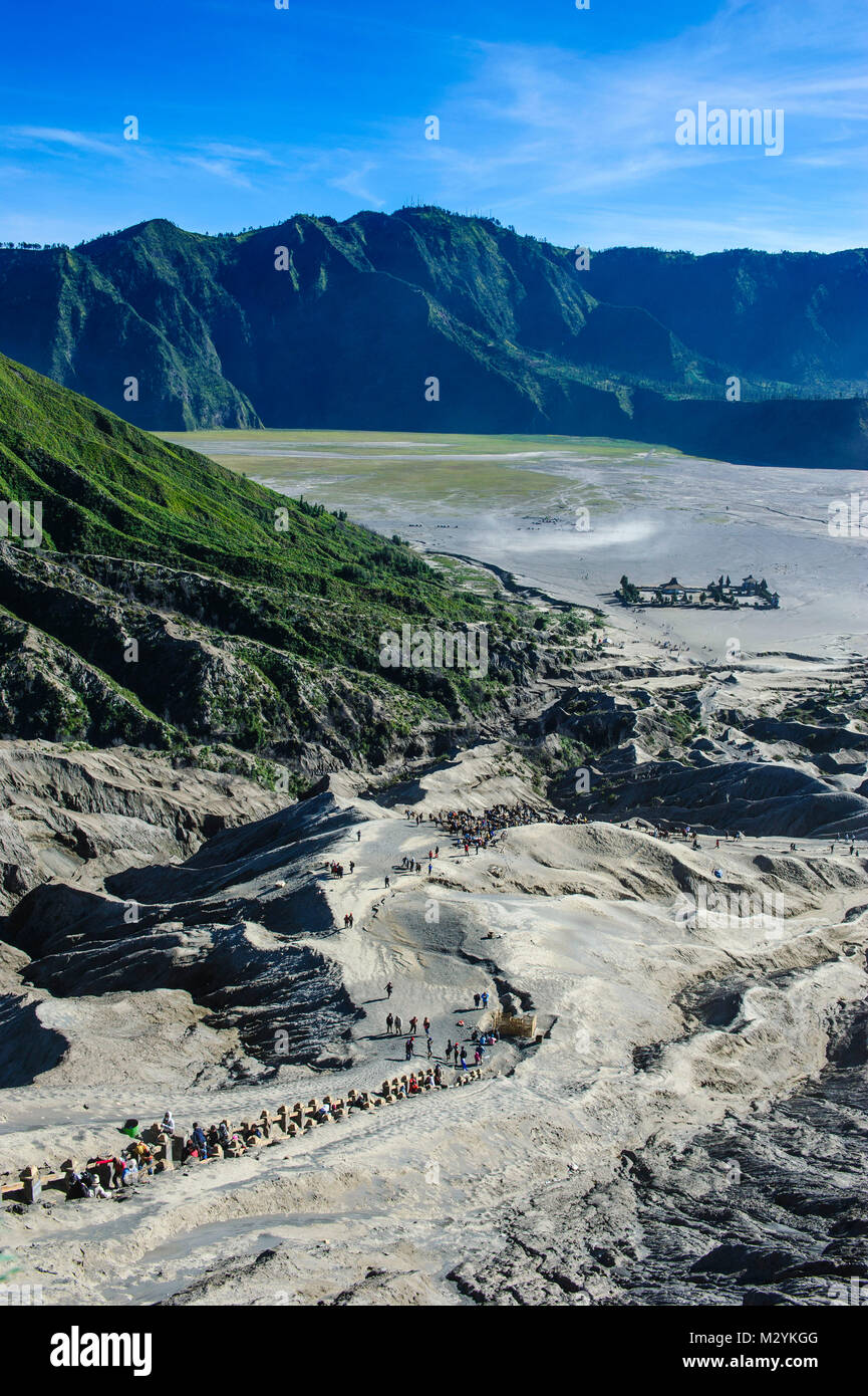 Si affacciano sul Monte Bromo cratere, Bromo Tengger Semeru National Park, Java, Indonesia Foto Stock