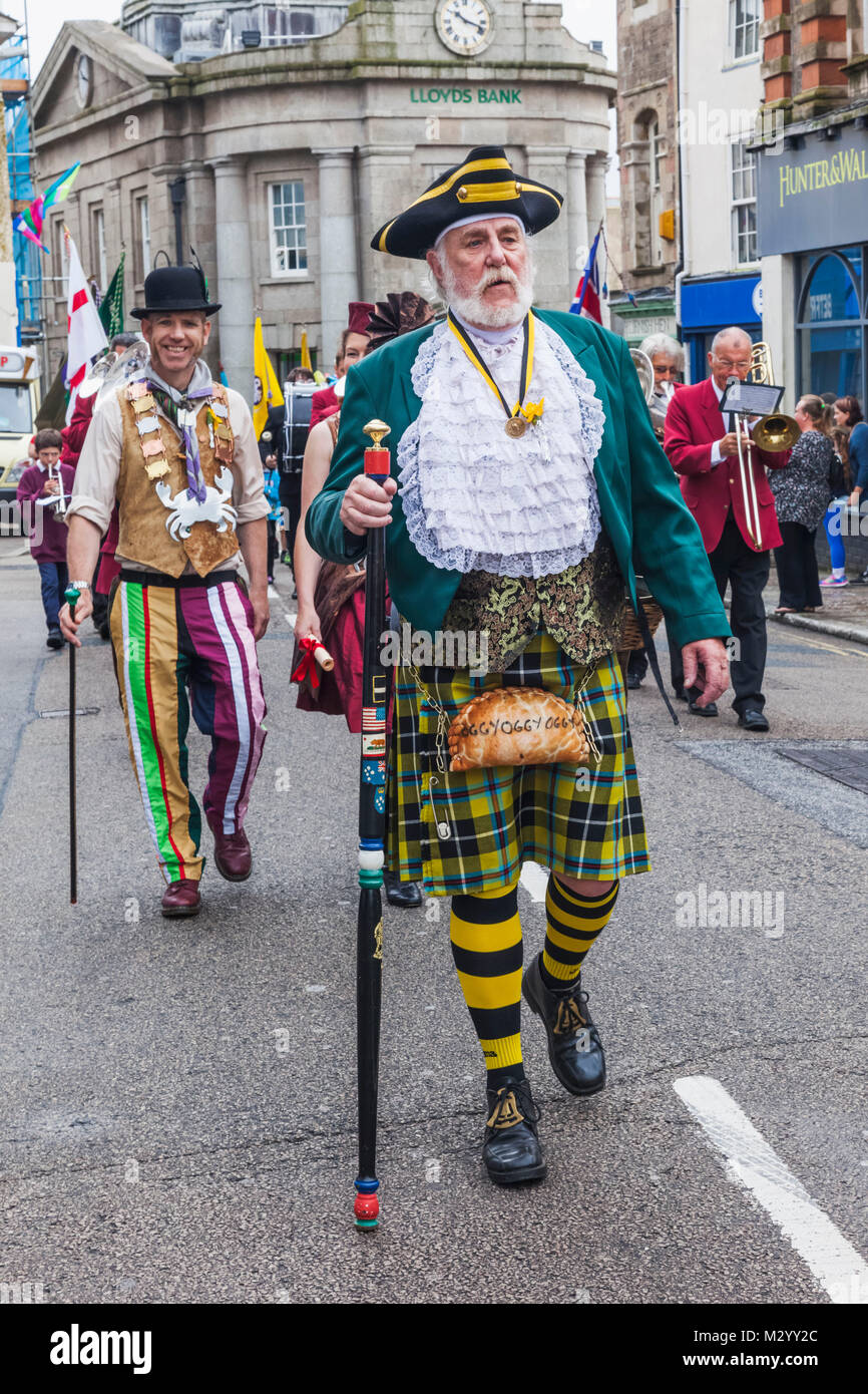 Inghilterra, Cornwall, Penzance, Festival di Golowan Parade, Parade partecipanti Foto Stock