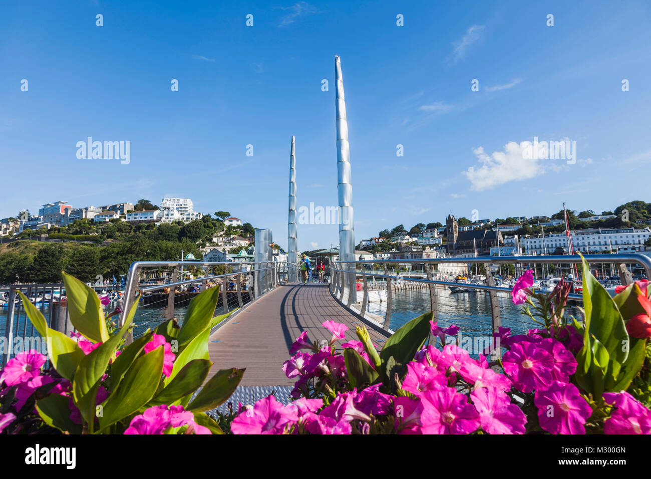 Inghilterra, Devon, Torquay, Torquay Ponte del Porto e dello skyline della città Foto Stock