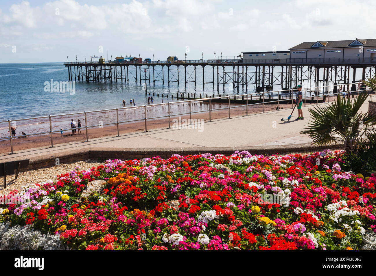 Inghilterra, Devon, Teignmouth, Teignmouth Pier e spiaggia Foto Stock