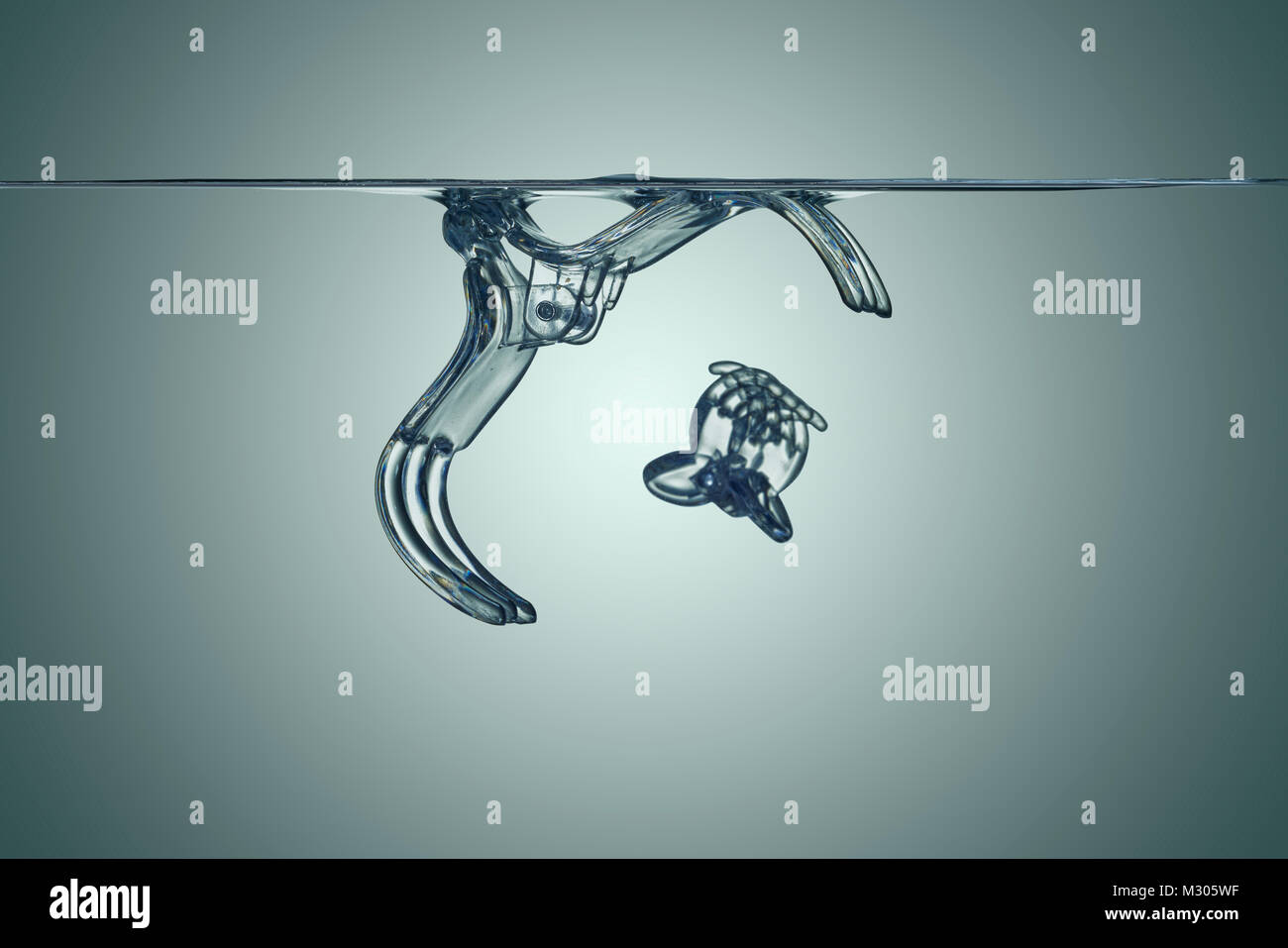 Zuppa di plastica, inquinamento che galleggia nell'oceano. Foto Stock