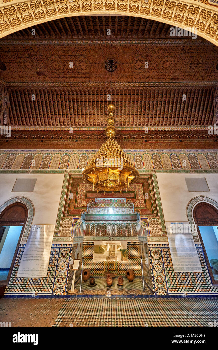 Golden soffitto decorato in museo de Marrakech Marrakesh, Marocco, Africa Foto Stock