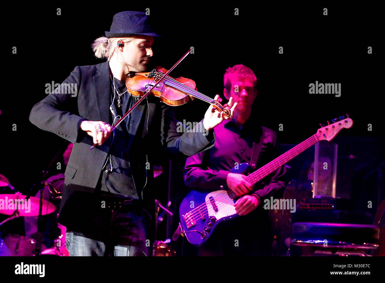 David Garrett beim Konzert 'Encore-Tour' im Berliner Tempodrom mit anschließender Doppel-Goldverleihung im kleinen Tempodrom für seine beiden Alben 'Virtuosi und Encore' Foto Stock
