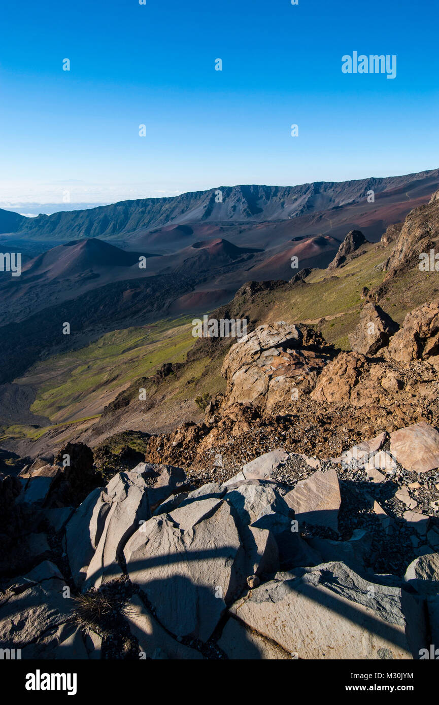 Il cratere vulcanico sulla parte superiore dell'Haleakala National Park, Maui, Hawaii Foto Stock