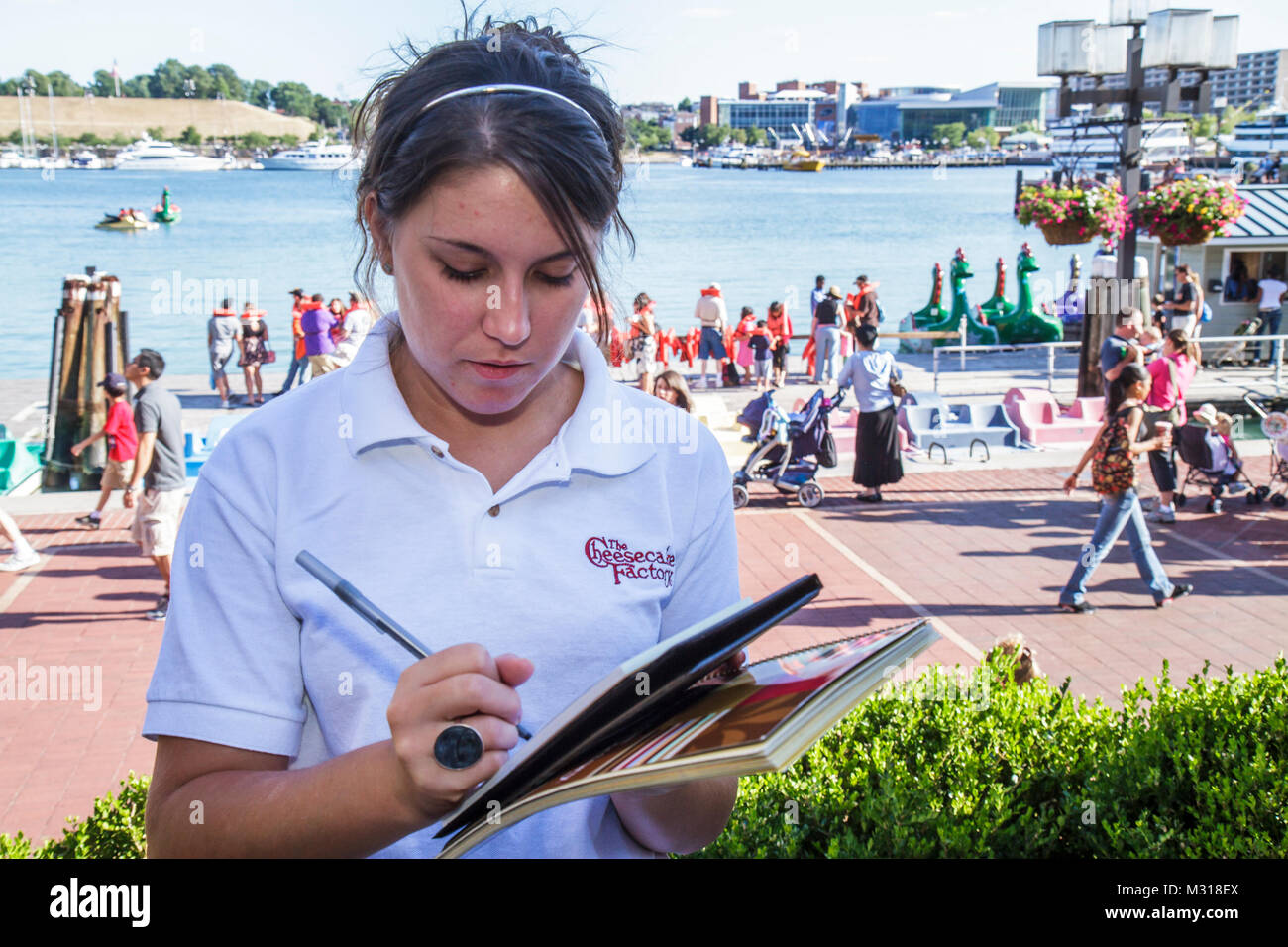 Baltimore Maryland, Inner Harbour, porto, fiume Patapsco, porto, lungomare, Harbourplace, mercato del festival, Cheesecake Factory ristorante, ristoranti, cibo Foto Stock