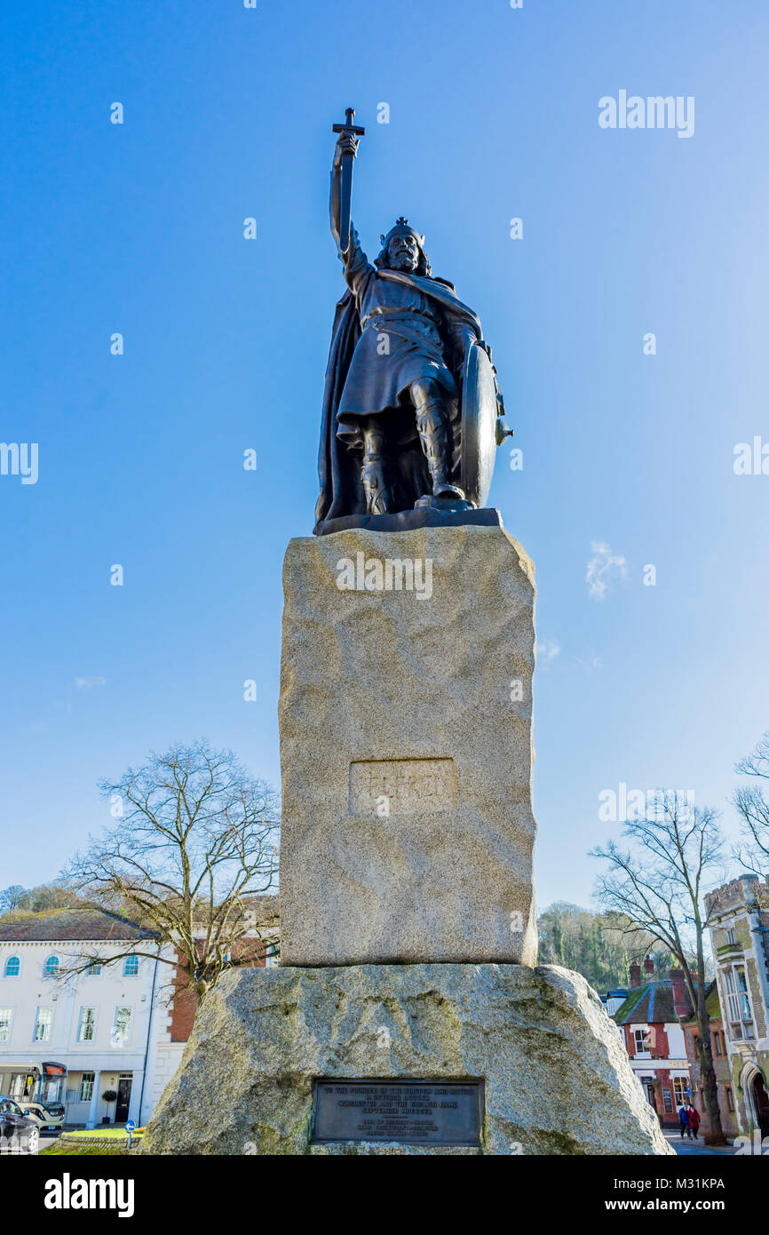 Re Alfredo il Grande statua in Winchester, Hampshire, Inghilterra, Regno Unito Foto Stock
