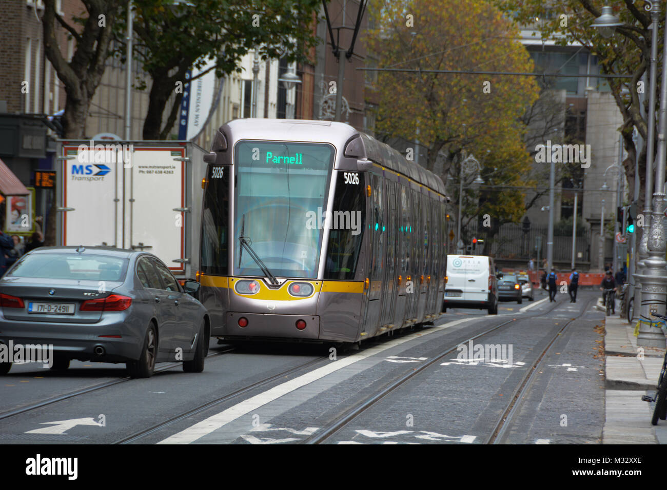 Il Luas,una luce di transito rapido di veicolo nel centro cittadino di Dublino, Irlanda Foto Stock Il Luas,una luce di transito rapido di veicolo nel centro cittadino di Dublino, Irlanda Foto Stock